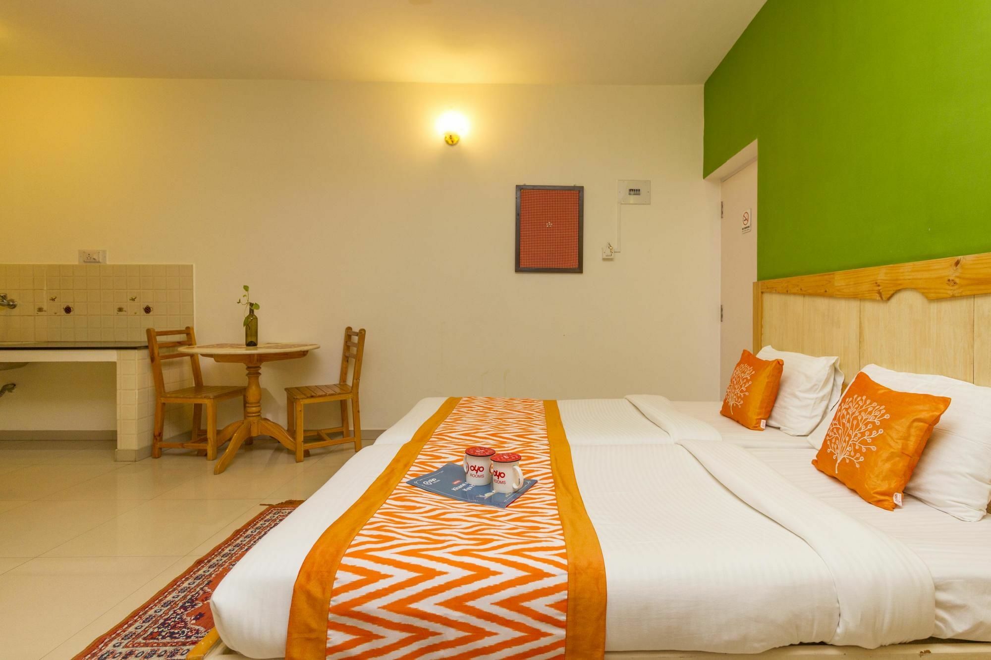 Oyo 12th A Main Indiranagar Hotel